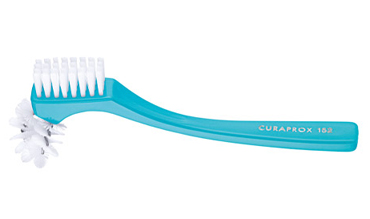CURAPROX BDC SPAZZOLINO BREVETTATO PER DENTIERE 1 PEZZO COLORE AZZURRO - UniversoFarmacie.it