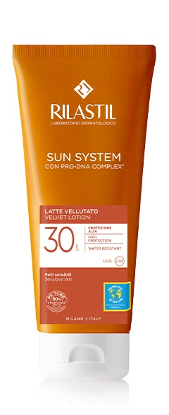 RILASTIL SUN SYSTEM PHOTO PROTECTION TERAPY LATTE VELLUTANTE SPF 30 200 ML - UniversoFarmacie.it